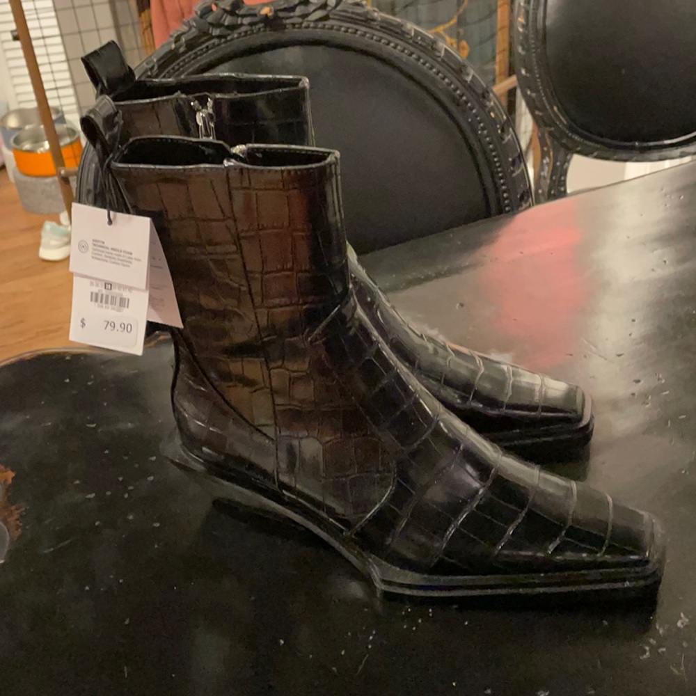 Zara cowboy looking boots! Brand new!